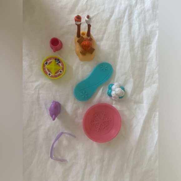 Littlest Pet Shop Winter Snow Fun Accessories Set - Picture 12 of 15